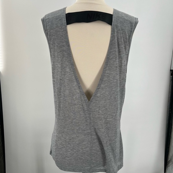 Nike Dri-Fit Breathe Sleeveless Training Top Ladies Size Medium - Picture 7 of 7